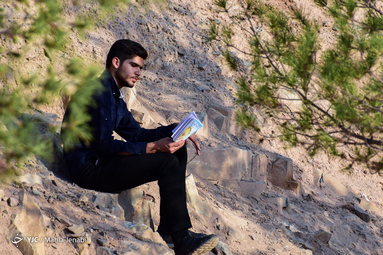 مراسم پرفیض دعای عرفه در جوار گلزار شهدا و کوه صاحب الزمان کرمان