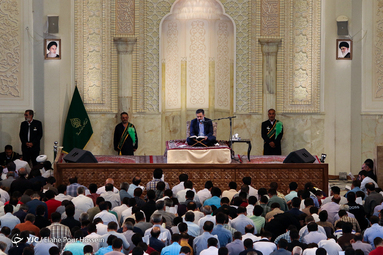 مراسم پرفیض دعای عرفه در حرم احمد این موسی (ع) شیراز