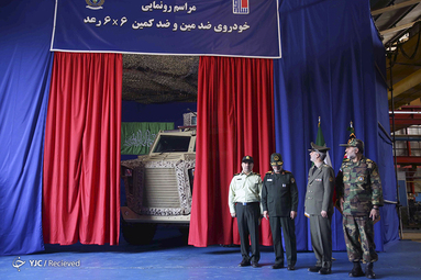 رونمایی از خودروی زرهی «رعد»