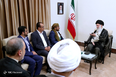 دیدار محمد عبدالسلام سخنگوی جنبش انصارالله یمن با حضرت آیت‌الله خامنه‌ای رهبر معظم انقلاب اسلامی