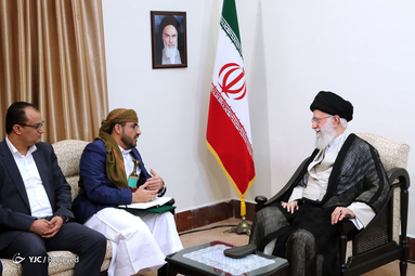 دیدار محمد عبدالسلام سخنگوی جنبش انصارالله یمن با حضرت آیت‌الله خامنه‌ای رهبر معظم انقلاب اسلامی