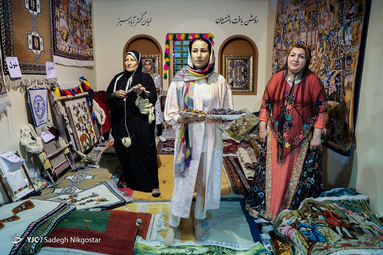 افتتاح نمایشگاه توانمندی‌های روستاییان و عشایر
