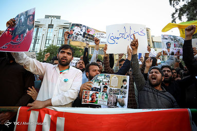 تجمع جمعی از دانشجویان و طلاب انقلابی مشهد در اعتراض کشتار مسلمانان کشمیر