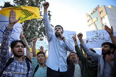 تجمع جمعی از دانشجویان و طلاب انقلابی مشهد در اعتراض کشتار مسلمانان کشمیر