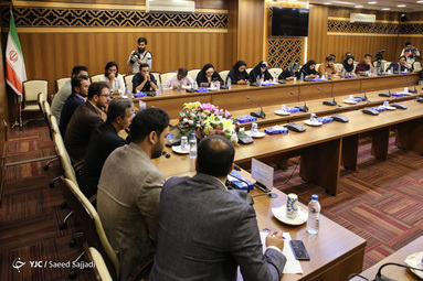 نشست خبری برنامه عصر جدید