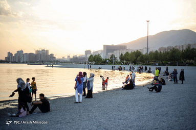 شب های تهران در دریاچه چیتگر