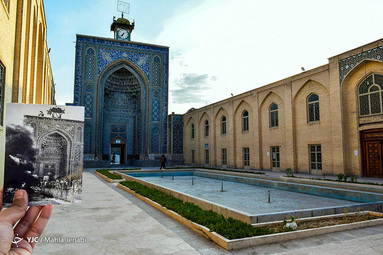 عکس گرفته شده توسط استاد علی گلشن از نمای ورودی به آتش کشیده شدن مسجد جامع کرمان در سال 1357 و عکس جدید مسجد در سال 1398