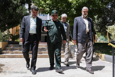 بازدید سردار فرحی فرمانده قرارگاه مهارت آموزی کارکنان وظیفه نیرو‌های مسلح از باشگاه خبرنگاران جوان