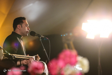 موسیقی زنده آب و آتش در شب عید غدیر خم در  بوستان آب و آتش