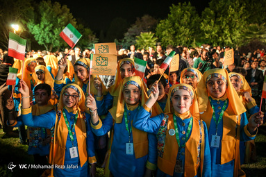 مراسم افتتاحیه سی و دومین جشنواره بین‌المللی فیلم کودک و نوجوان در باغ غدیر اصفهان