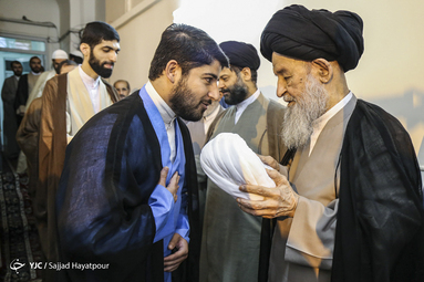 مراسم عمامه گذاری طلاب در عید غدیرخم