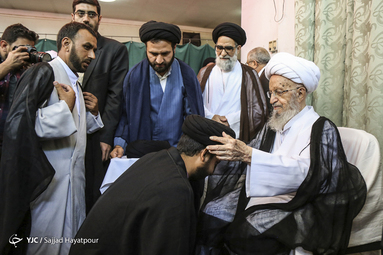 مراسم عمامه گذاری طلاب در عید غدیرخم