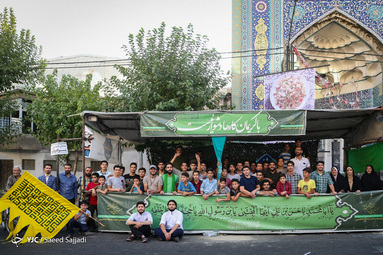 توزيع پنج هزار عدد سالاد ماكاراني در پنجمين اطعام كريمانه در مسجد وحدت