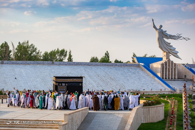 بازسازی واقعه غدیر خم در باغ موزه دفاع مقدس همدان