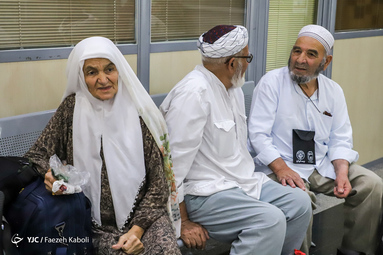 ورود اولین کاروان زائران بیت الله الحرام و حجاج گلستانی ۱۳۹۸ به کشور