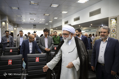 رونمایی از محصولات داروسازی ثامن