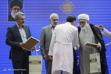 رونمایی از محصولات داروسازی ثامن