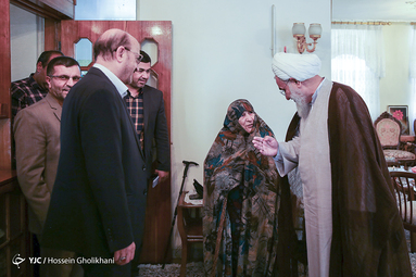 دیدار آیت‌الله عابدینی امام جمعه و نماینده ولی فقیه در استان قزوین با خانواده شهید رجایی