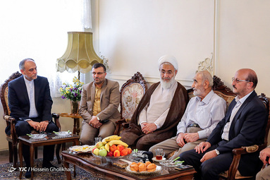 دیدار آیت‌الله عابدینی امام جمعه و نماینده ولی فقیه در استان قزوین با خانواده شهید رجایی