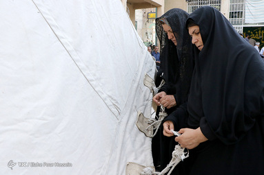 آیین سنتی برپایی خیمه‌های عاشورایی در زرقان