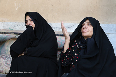 آیین سنتی برپایی خیمه‌های عاشورایی در زرقان