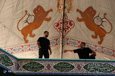 آیین سنتی برپایی خیمه‌های عاشورایی در زرقان