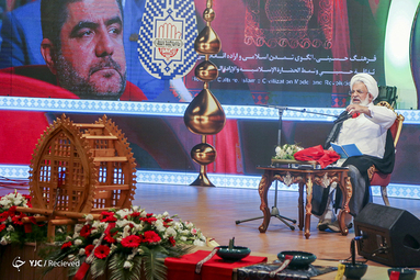 تجلیل از پیرغلامان و خادمان حسینی استان یزد
