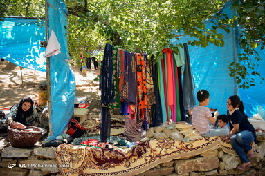 جشنواره توت و انجیر در روستای گردشگری گلال از توابع شهرستان پاوه استان کرمانشاه