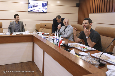 بازدید محمد جواد آذری جهرمی، وزیر ارتباطات و فناوری اطلاعات از ماهواره ناهید۱