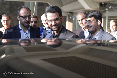 بازدید محمد جواد آذری جهرمی، وزیر ارتباطات و فناوری اطلاعات از ماهواره ناهید۱