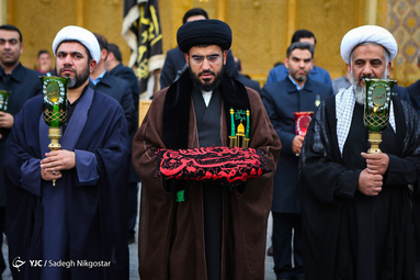 آئین تعویض و اهتزاز پرچم متبرک گنبد حرم امام حسین(ع) بر فراز بارگاه سیدالکریم حضرت عبدالعظیم الحسنی (ع)