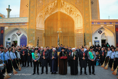 آئین تعویض و اهتزاز پرچم متبرک گنبد حرم امام حسین(ع) بر فراز بارگاه سیدالکریم حضرت عبدالعظیم الحسنی (ع)