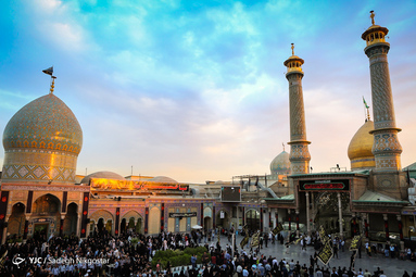 آئین تعویض و اهتزاز پرچم متبرک گنبد حرم امام حسین(ع) بر فراز بارگاه سیدالکریم حضرت عبدالعظیم الحسنی (ع)