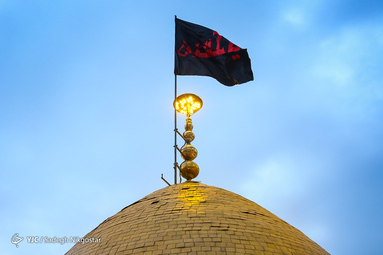 آئین تعویض و اهتزاز پرچم متبرک گنبد حرم امام حسین(ع) بر فراز بارگاه سیدالکریم حضرت عبدالعظیم الحسنی (ع)