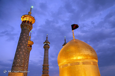 تعویض پرچم حرم حضرت معصومه(س)
