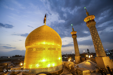 تعویض پرچم حرم حضرت معصومه(س)