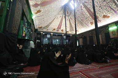 عزاداری ایام محرم در حسینیه سادات اخوی