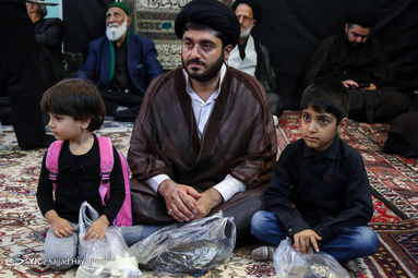 هیئت ما / عزاداری روز پنجم محرم در دفتر مراجع تقلید آیت الله مکارم شیرازی، آیت الله نوری همدانی، آیت الله صافی گلپایگانی و آیت الله بروجردی