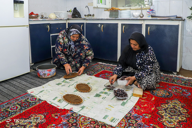 هیئت ما/ روضه خوانی در خانه دَده (دده در گویش محلی یعنی خواهر)