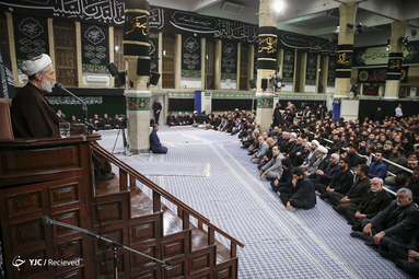 اولین شب عزاداری حضرت اباعبدالله الحسین(ع) در حسینیه امام خمینی(ره)