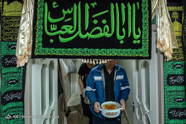 هیئتِ ما/ طبخ سنتی حلیم تاسوعا در مشهدمقدس