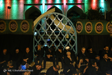 هیئتِ ما/ عزاداری شب عاشورا در هیأت میثاق با شهدا دانشگاه امام صادق(ع)