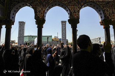عزاداری عاشورای حسینی(ع) در میدان امام حسین(ع)