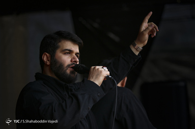 دسته عزاداری عاشورای حسینی دانشگاه امام صادق(ع) در میدان شهید طهرانی‌مقدم سعادت‌آباد