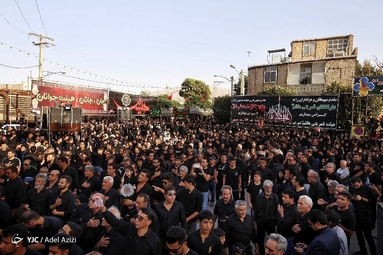آیین نخل‌گردانی عصر عاشورای نیم‌ور از توابع استان مرکزی