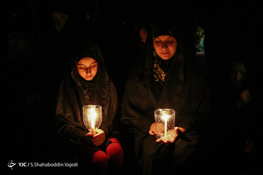 بیست و یکمین «سوگواره شب غریبانه» همزمان با شام غریبان اباعبدالله(ع) با اجرای تعزیه و نمایش میدانی در حکیمیه تهران