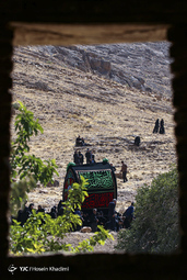 نخل گردانی در روستای انجدان در روز عاشورای حسینی (ع)