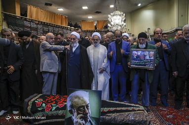 تشییع پیکر مرحوم اسد الله عسگراولادی