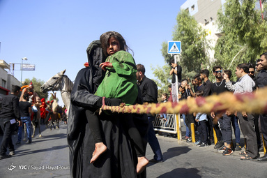 مراسم نمادین جرکت کاروان اسرای کربلا در قم