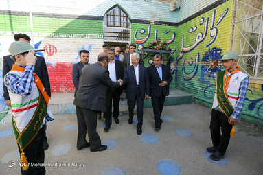 زنگ اول مهر ۹۸ در دبیرستان شریعتی همدان با حضور غلامی، وزیر علوم
